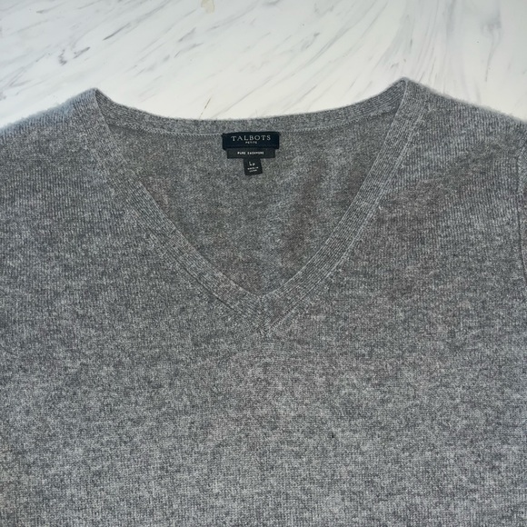 Talbots petite gray 100% pure Cashmere v neck Sweater soft top shirt lp - Picture 3 of 4
